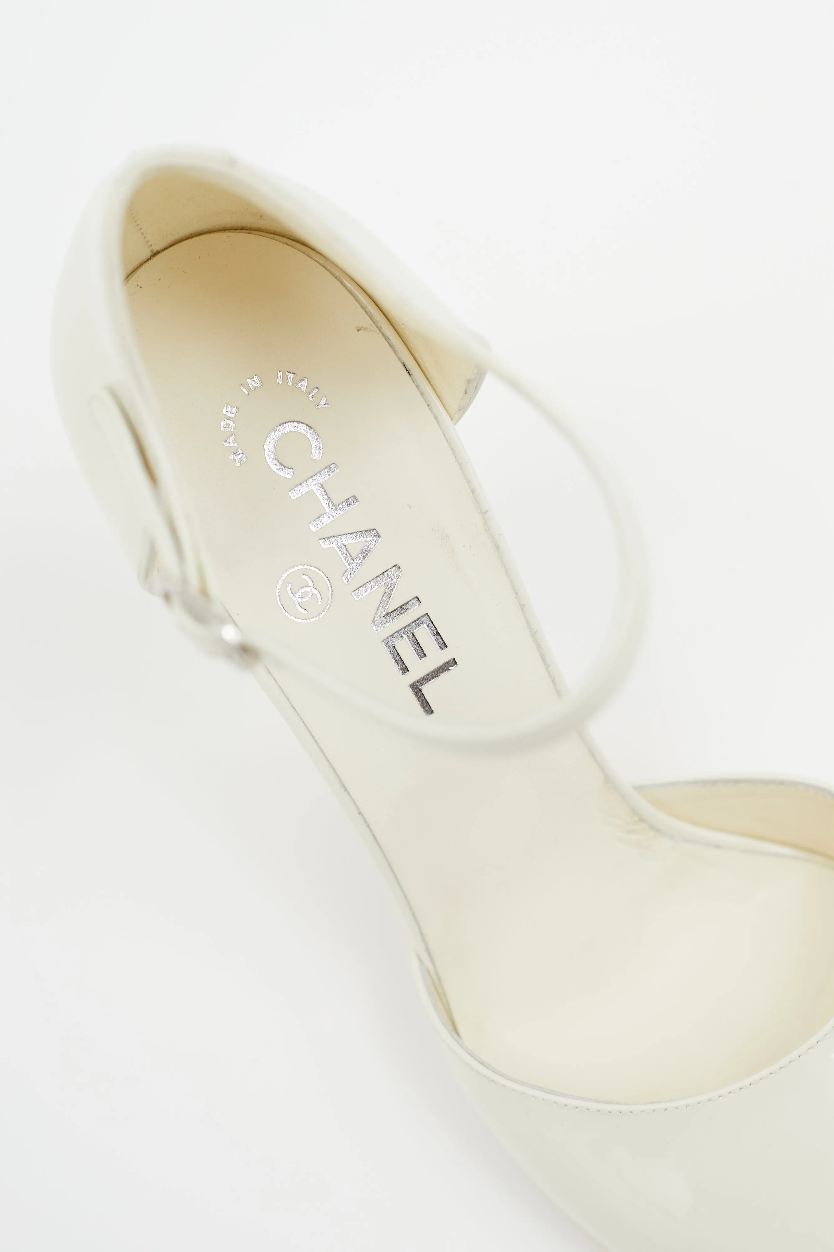 2022 Cream Patent Leather CC Logo Ankle Strap Pump